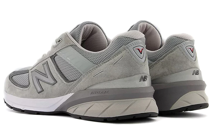 New Balance 990v5