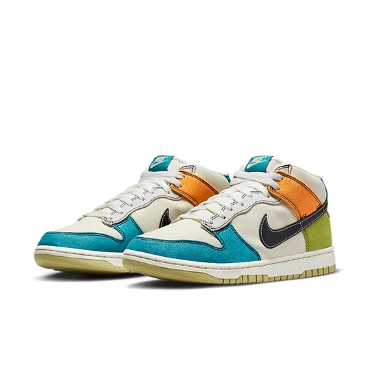 Nike Dunk Mid