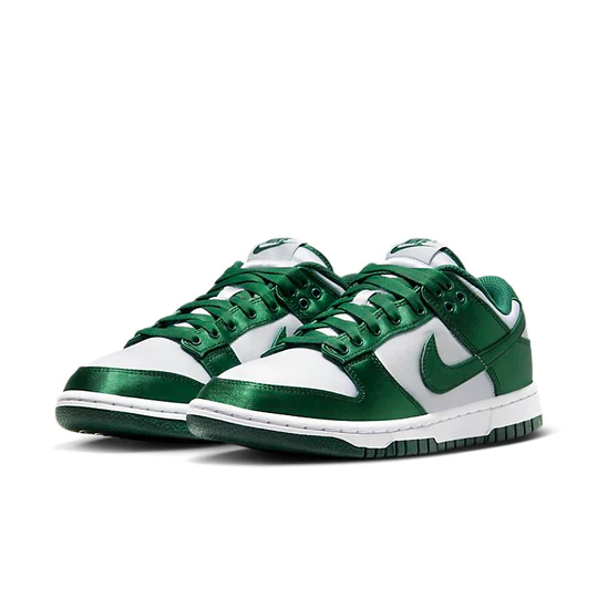 Nike Dunk Low Essential