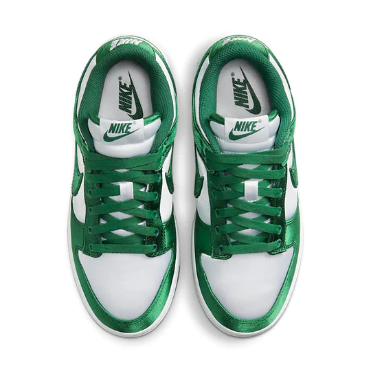 Nike Dunk Low Essential