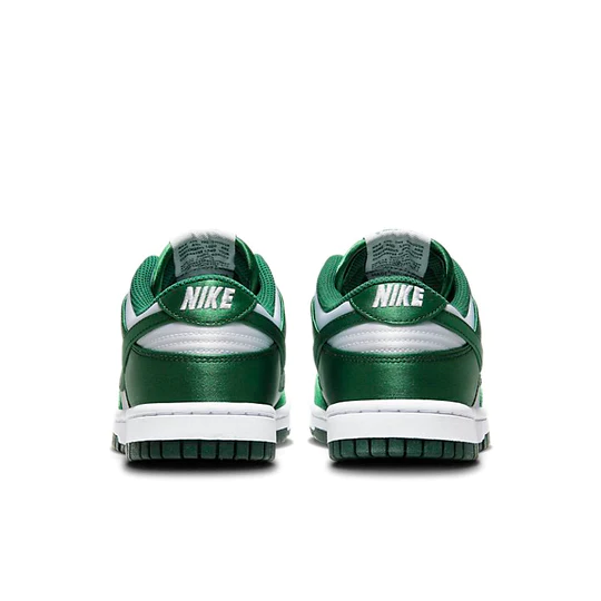 Nike Dunk Low Essential