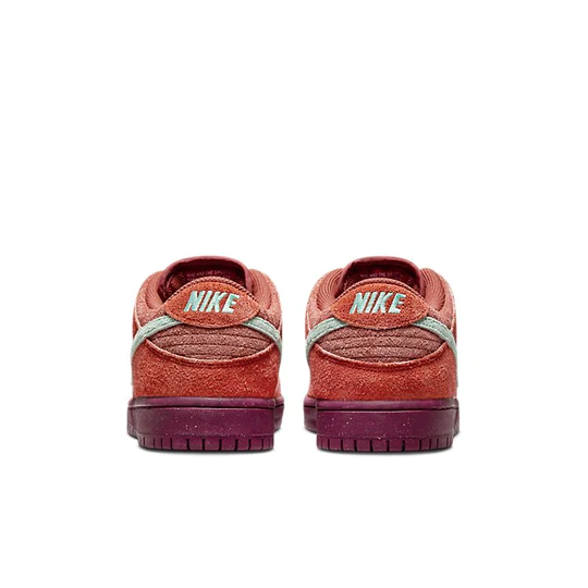 Nike SB Dunk Low