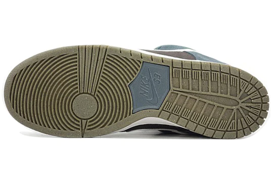 Nike SB Dunk Low Pro