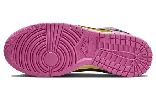 Nike Dunk Low QS