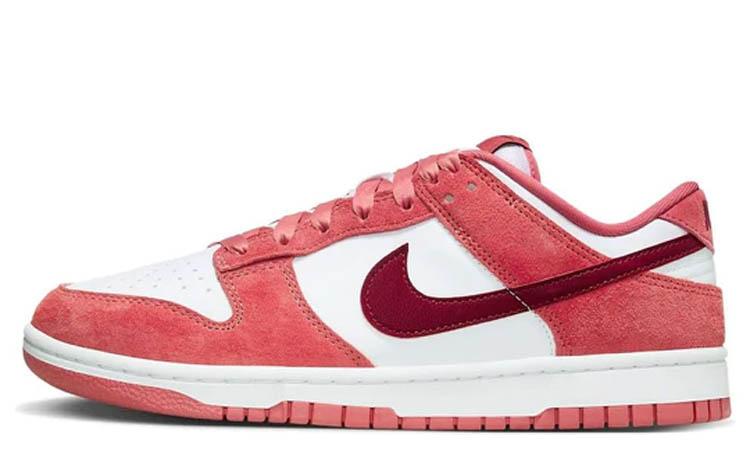 Nike Dunk Low Valentine's Day (2024) (W)